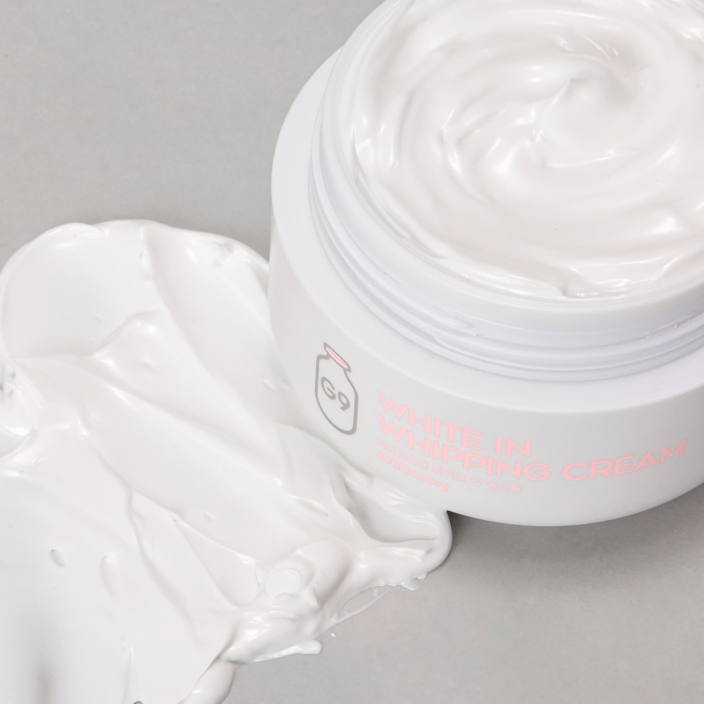 White in Whipping Cream_Kor